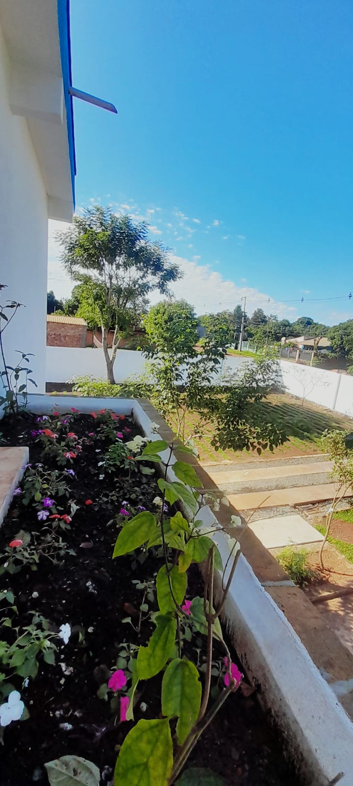 CASA DE DOS PISOS EN CDE.  EXCELENTE ESTADO, SON DOS TERRENOS JUNTOS — foto 2