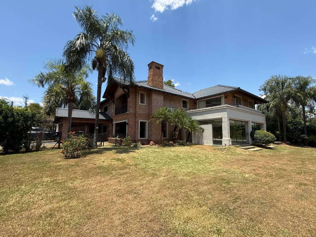 ALQUILO RESIDENCIA EXCLUSIVA EN EL BARRIO CERRADO MONTESOL EN LUQUE — foto 2