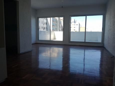 Mono Ambiente Céntrico En Gutierrez Ruiz.