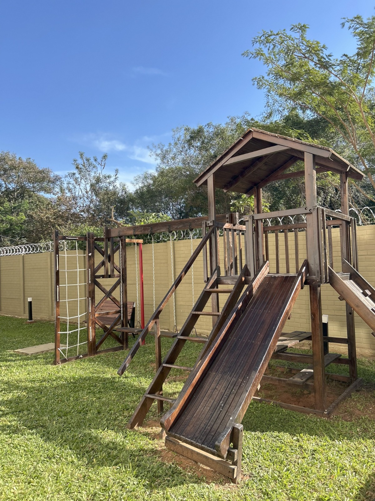 Alquilo departamento en Complejo República en Luque — foto 3