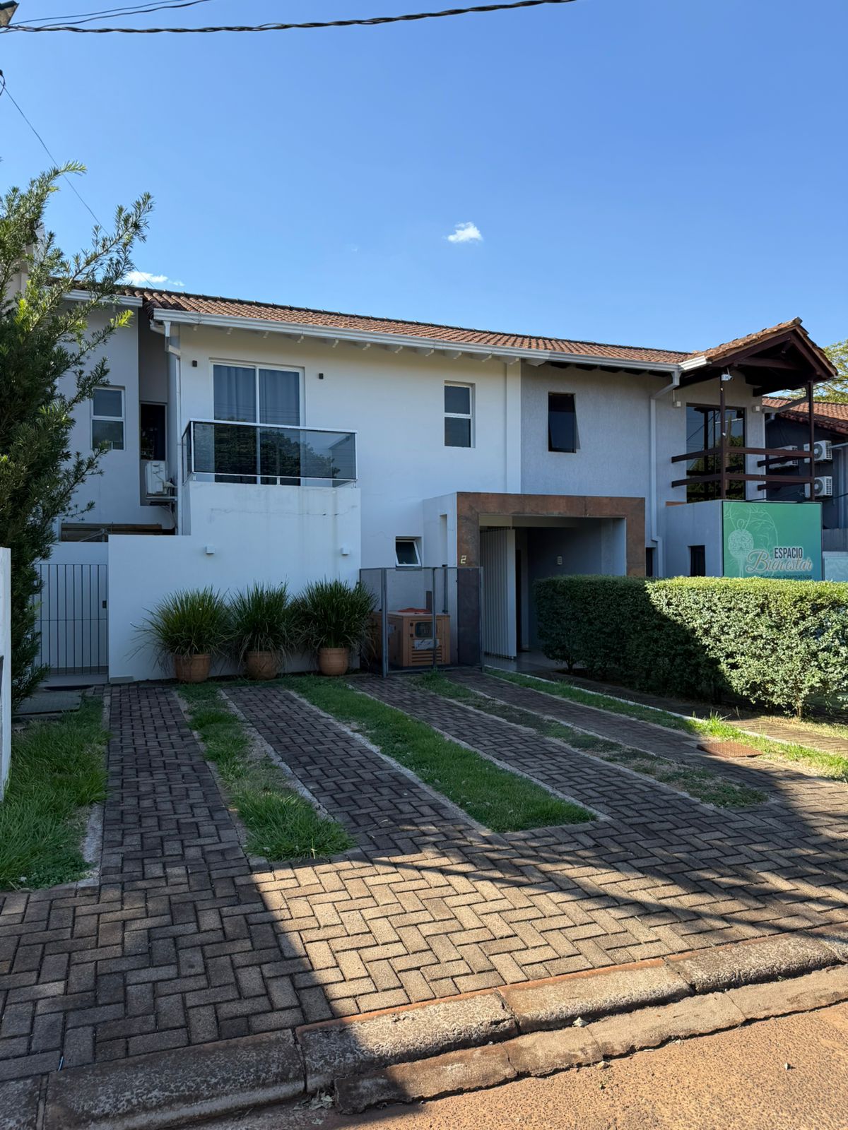 VENDO HERMOSO DUPLEX EN EL PARA COUNTRY CLUB! — foto 2
