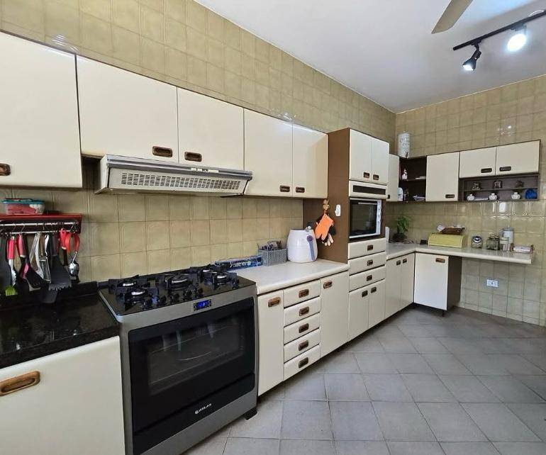 En venta una majestuosa residencia en el barrio Mcal López — foto 3