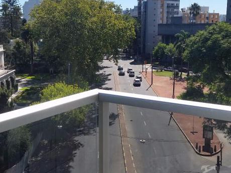 Avda Brasil 2 Dorm. 2 BaÑos Gge Porteria 24hs.
