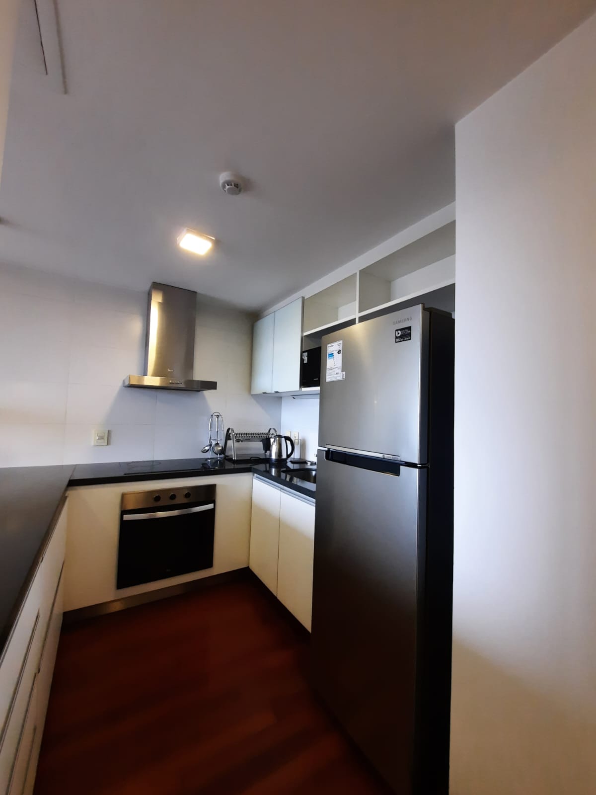 Alquilo Departamento de 2 habitaciones Amoblada en zona Paseo La Galería — foto 3