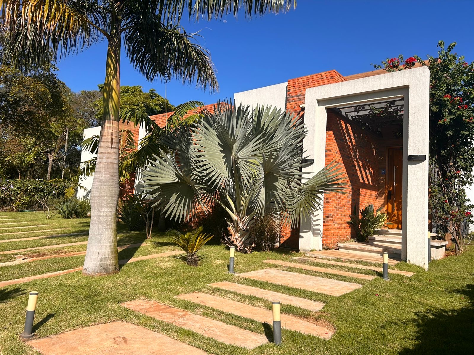 SAN BERNARDINO EN VENTA, HERMOSA RESIDENCIA DE 4 DORM EN CONDOMINIO CERRADO — foto 3