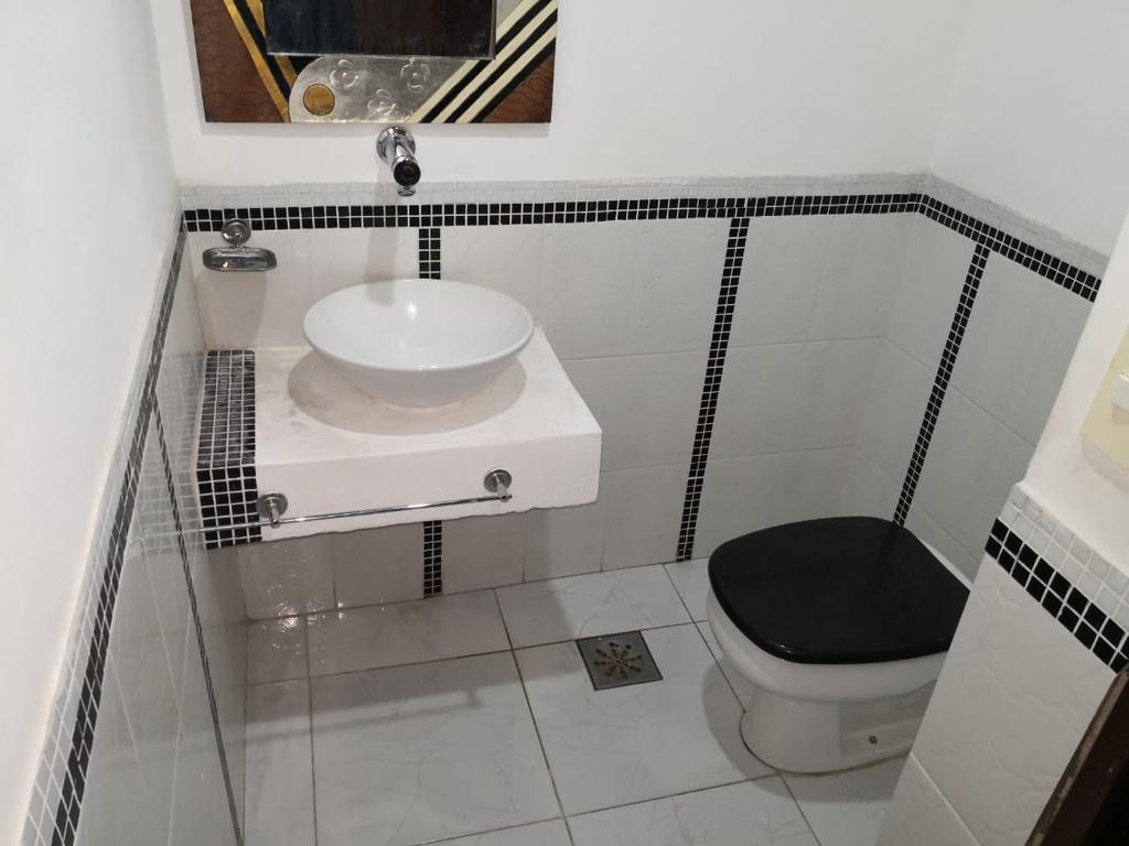 Exclusiva Oportunidad: Casa de Ensueño en Lambaré – Ubicación Privilegiada Zona Canal Trece — foto 3