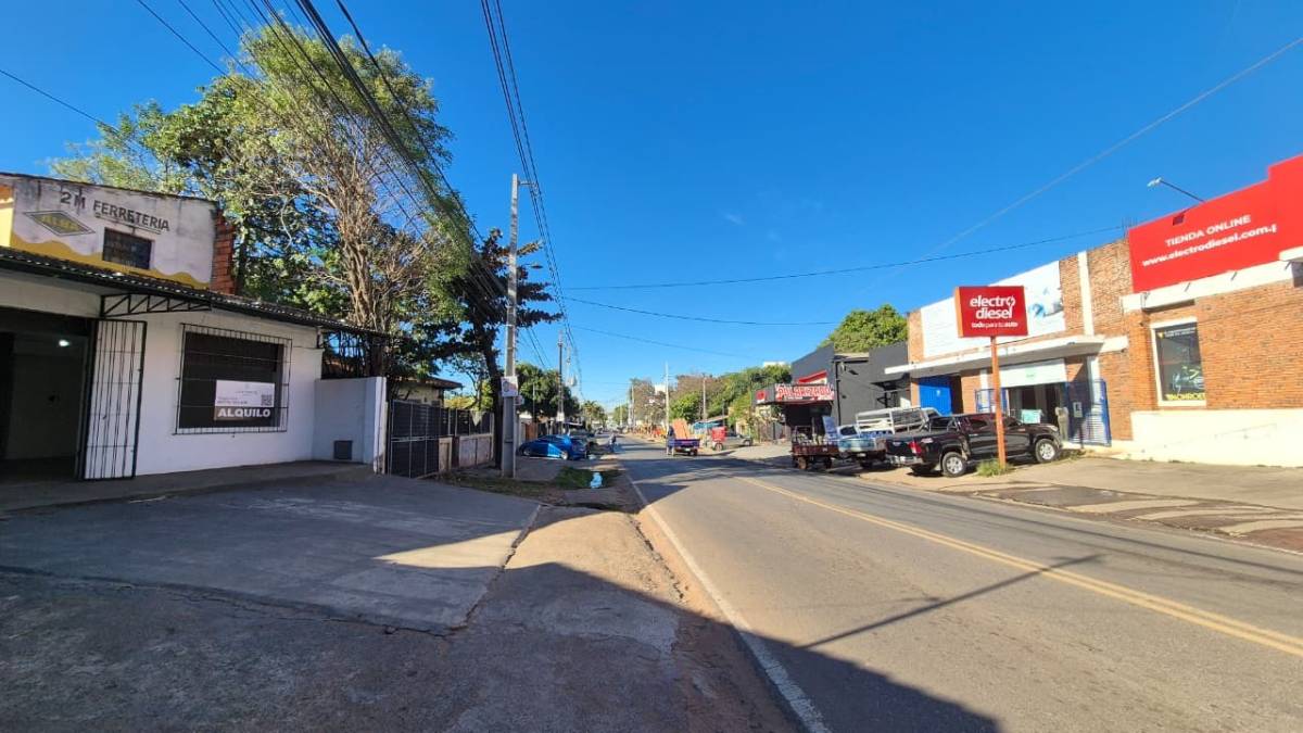 ALQUILO LOCAL COMERCIAL ZONA MUNICIPALIDAD DE LUQUE — foto 2