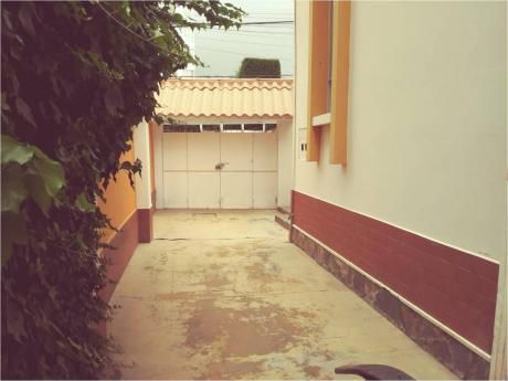 Código 12046 Casa En Venta+garzonier En Venta, Calacoto, La Paz, Bolivia.