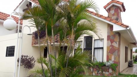 Hermosa Casa En Alquiler!