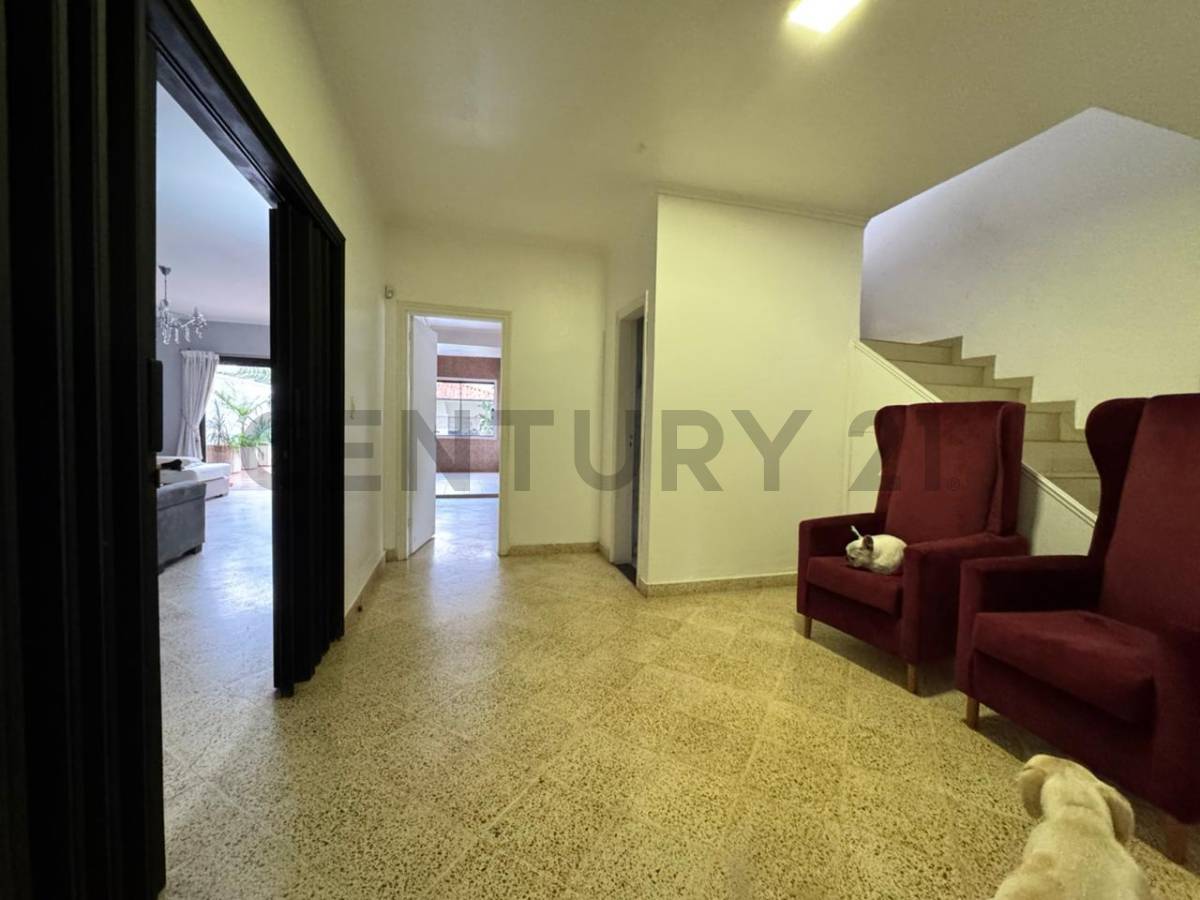 Amplia casa de 6 dormitorios a una cuadra de la costanera zona Sur — foto 3