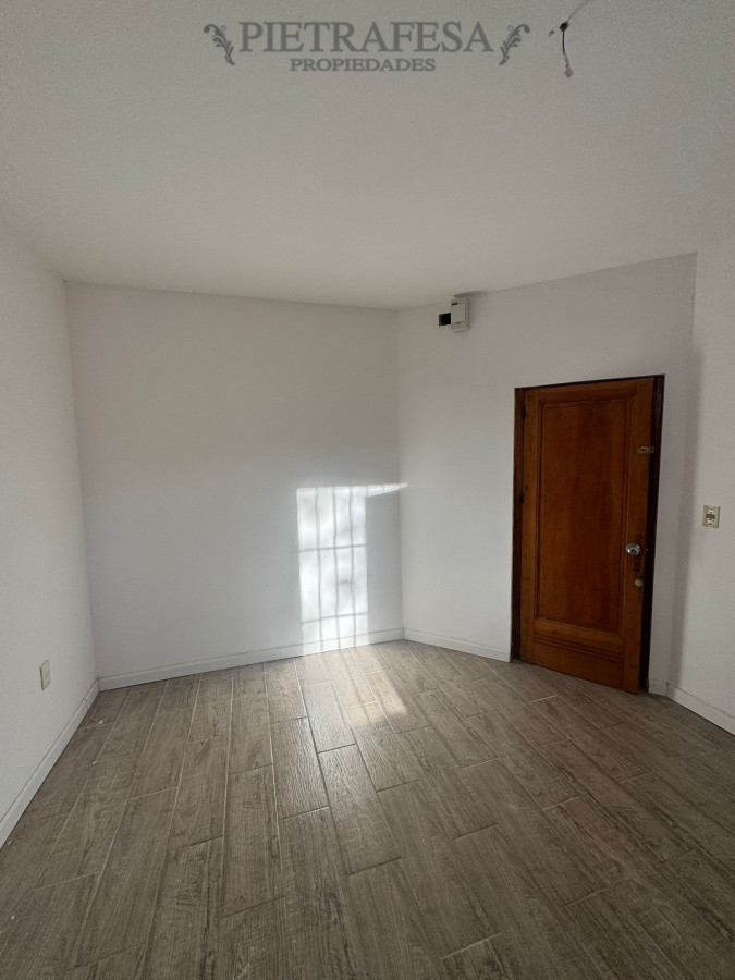 Casa en alquiler, 2 dormitorios, 1baño. Malvin.