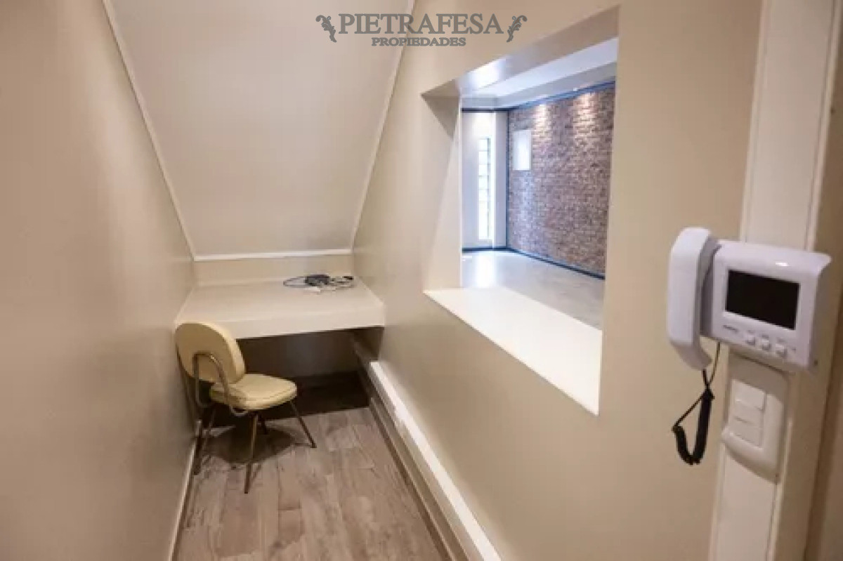 Local en alquiler, 4baños, cocina, patio. Brazo Oriental. · Foto 4