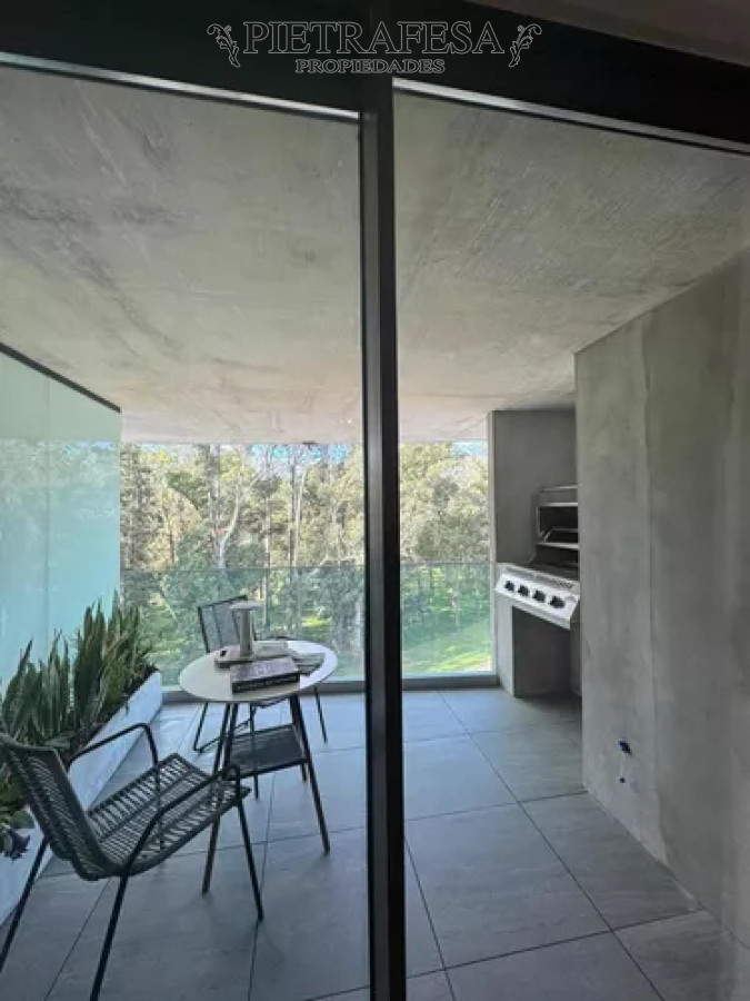 Apartamento en alquiler, 3dorm, 3 baños, garaje doble, terraza. Barra de Carrasco.