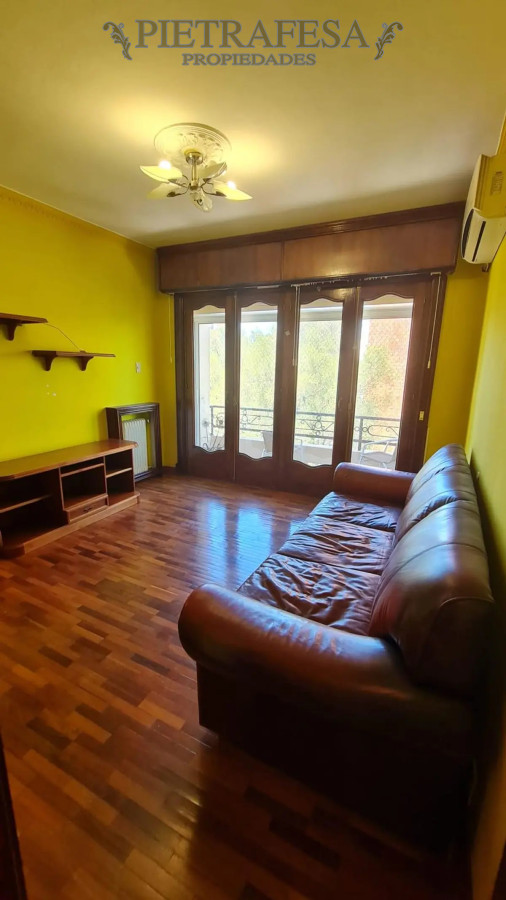 Apartamento en alquiler, 2dormitorios, 1baño, terraza, amueblado. Pocitos. · Foto 1