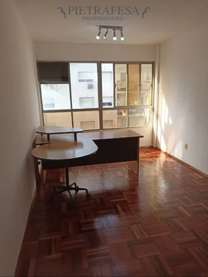 Oficina en alquiler, 1baño, amoblada. Centro.