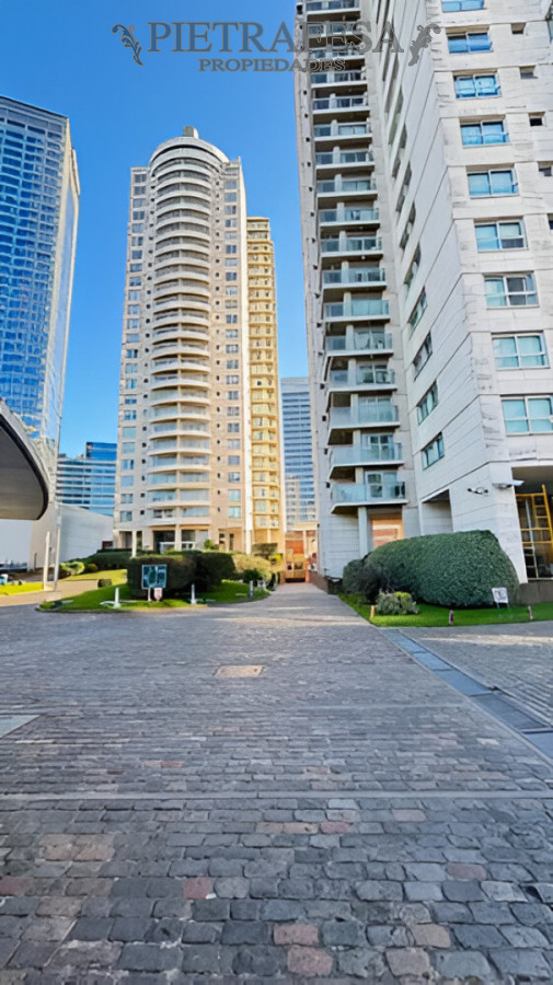 Apartamento en Torres Náuticas - amueblado, 3 dormitorios, 2 baños, terraza, garaje. Pocitos. · Foto 1