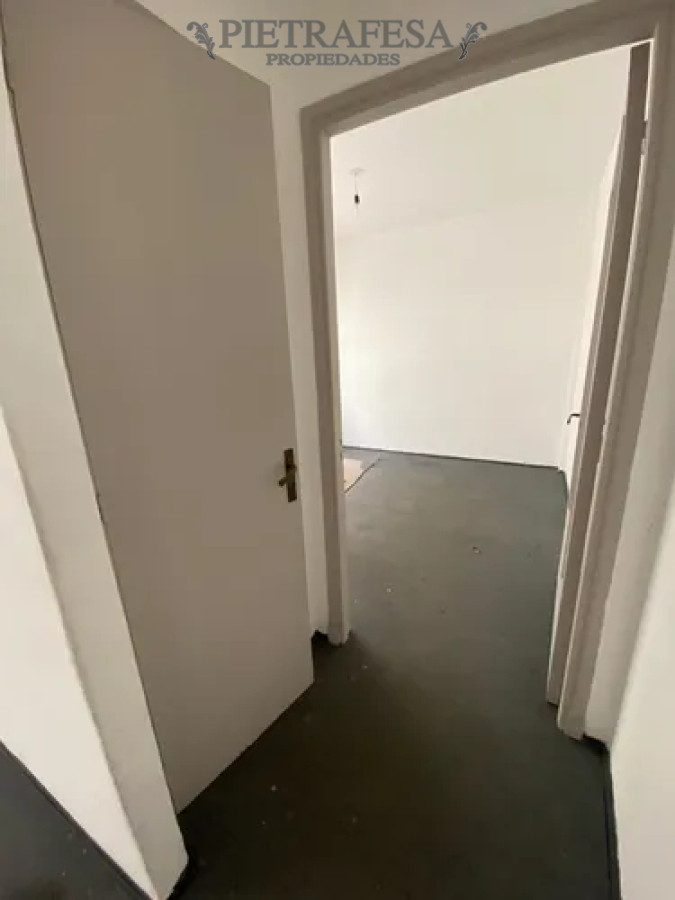 Oficina en alquiler, 1 privado, 1 baño. Ciudad Vieja. · Foto 7
