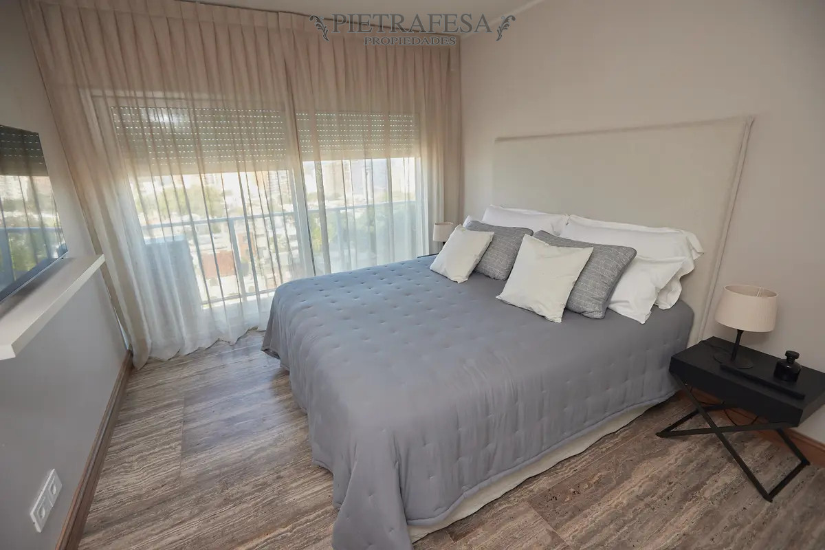 Apartamento en alquiler, 3 dormitorios, 3 baños, terraza, garaje, jacuzzi. Punta Carretas. · Foto 3