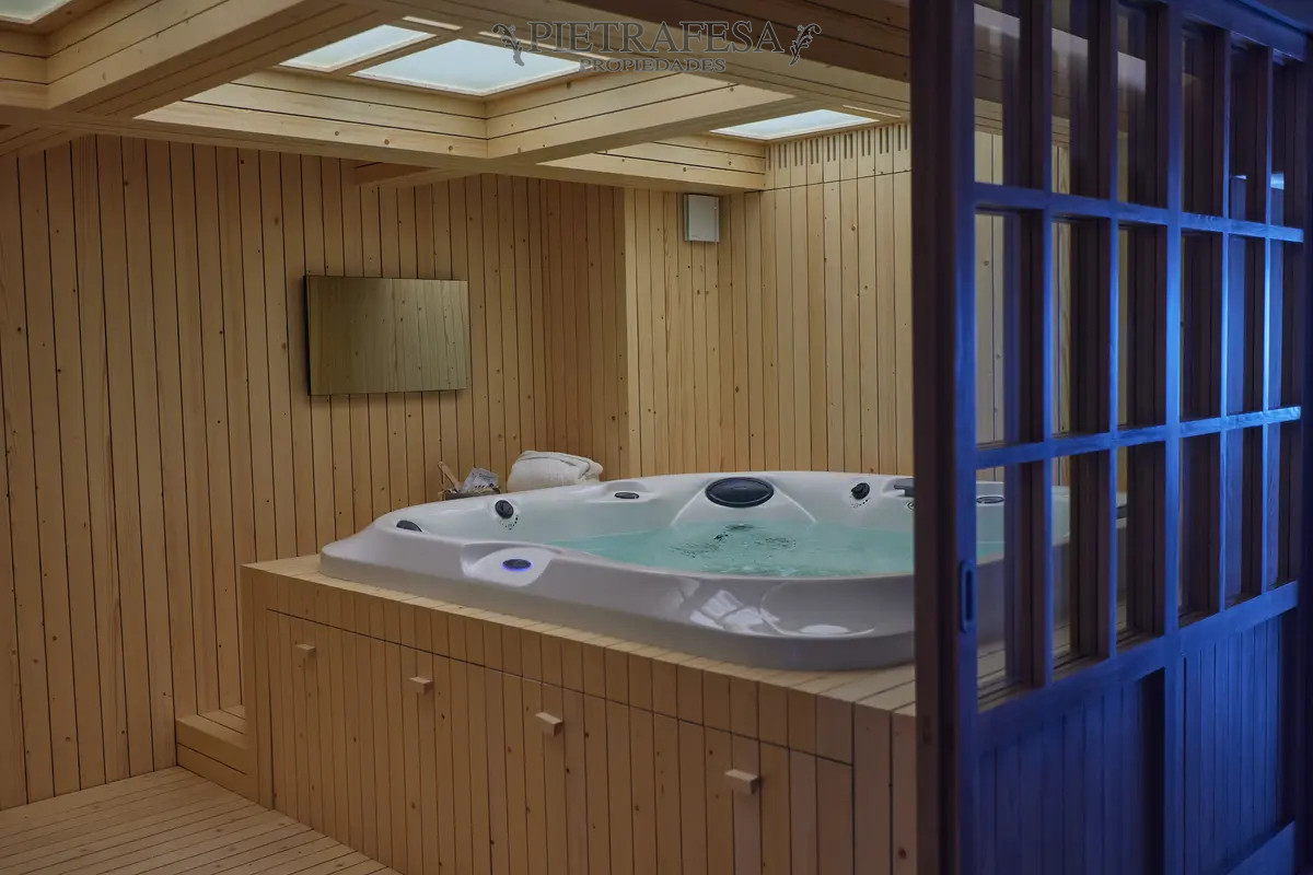 Apartamento en alquiler, 3 dormitorios, 3 baños, terraza, garaje, jacuzzi. Punta Carretas. · Foto 8