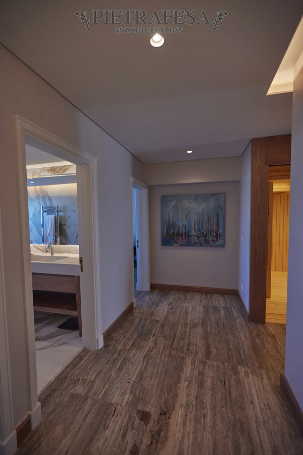 Apartamento en alquiler, 3 dormitorios, 3 baños, terraza, garaje, jacuzzi. Punta Carretas. · Foto 5