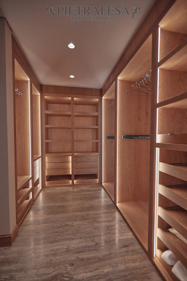 Apartamento en alquiler, 3 dormitorios, 3 baños, terraza, garaje, jacuzzi. Punta Carretas. · Foto 2