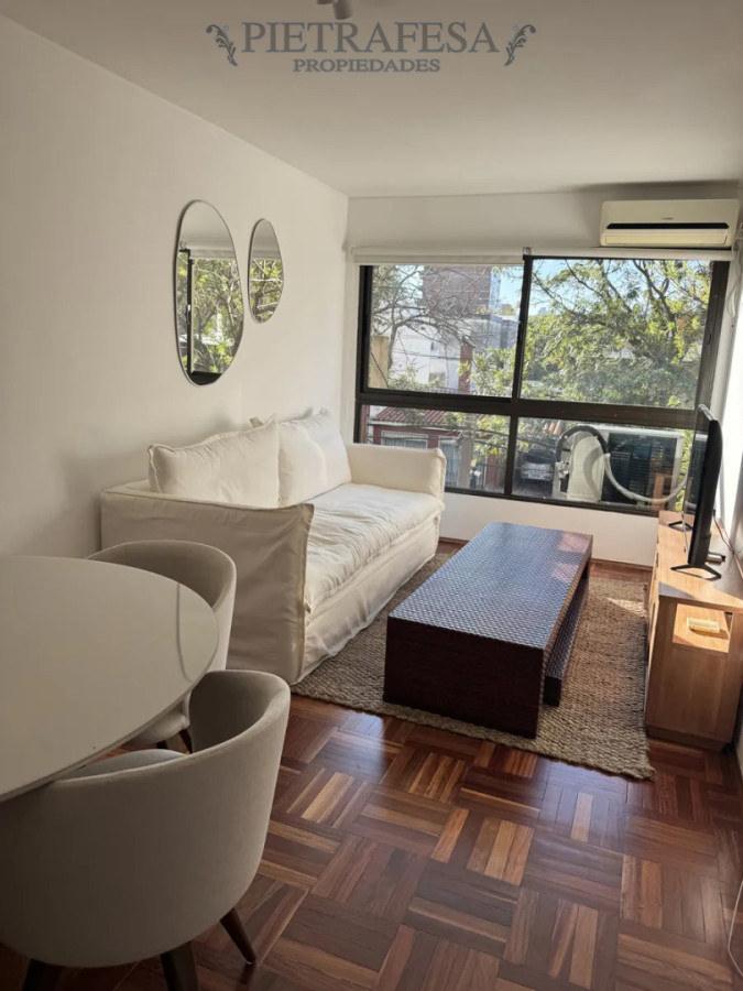 Apartamento en alquiler, 2 dormitorios, 1 baño, terraza lavadero. Amueblado. Pocitos.