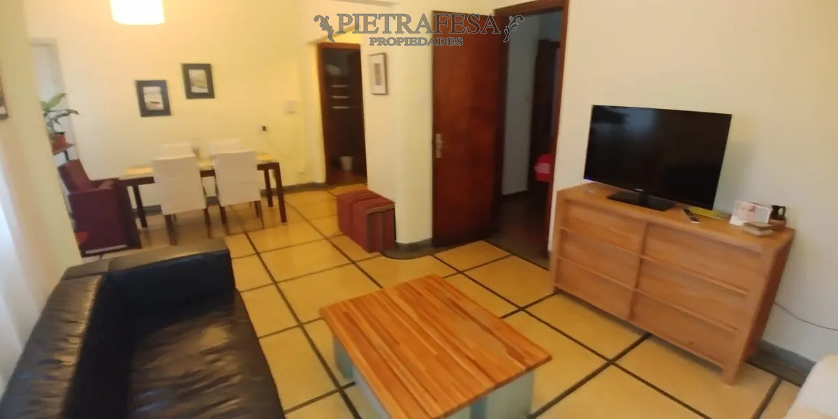 Casa ph en venta, 3 dormitorios, 2 baños, terraza, garaje, cochera. Atahualpa.