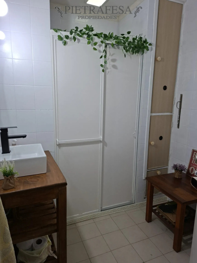 Apartamento en alquiler, 4 dormitorios, 2 baños, patio. La Comercial. · Foto 7