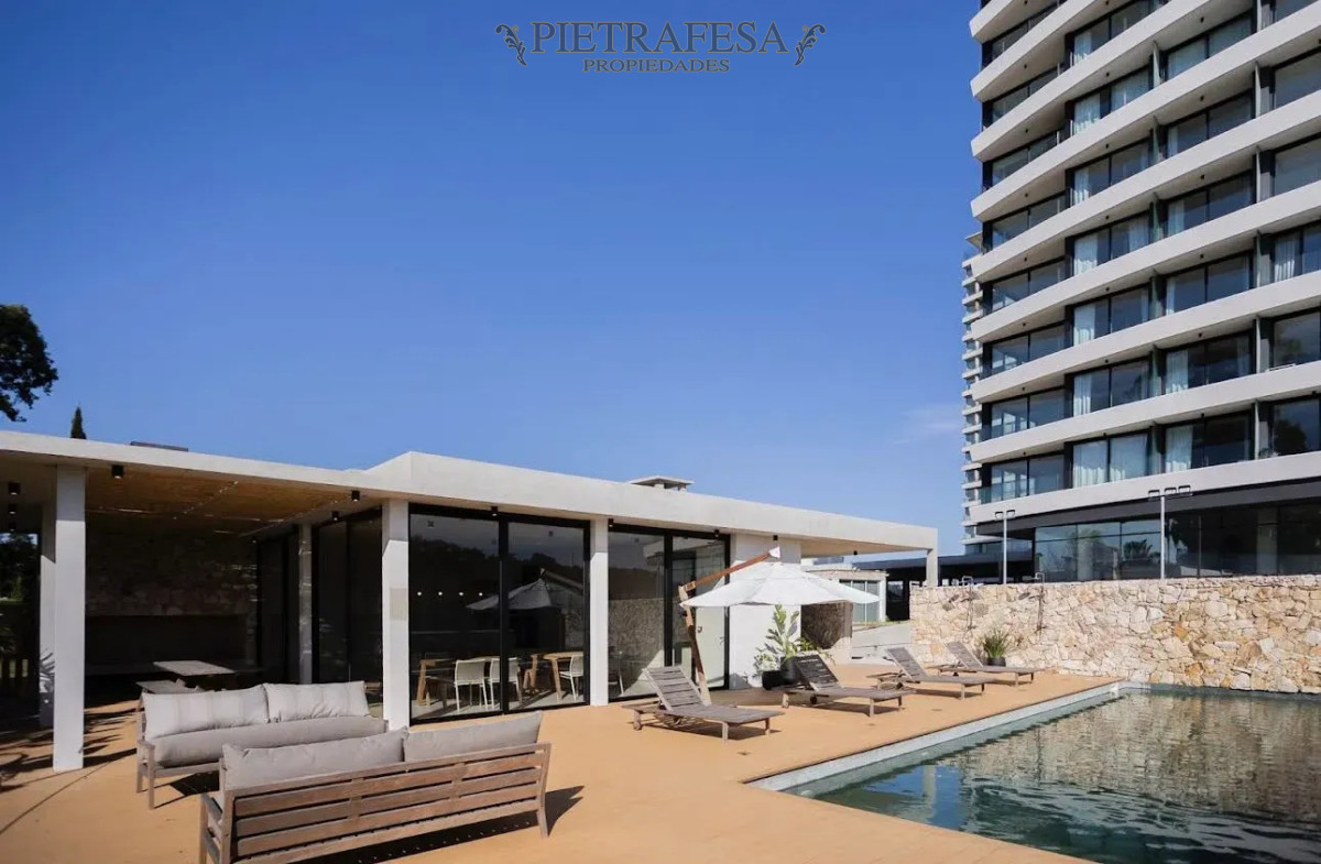 Apartamento en alquiler, 2 dormitorios, 1 baño, terraza, cochera. Amueblado. Carrasco. · Foto 10