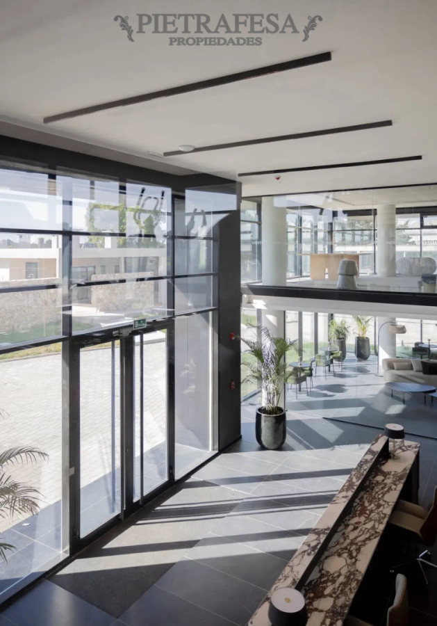 Apartamento en alquiler, 2 dormitorios, 1 baño, terraza, cochera. Amueblado. Carrasco. · Foto 11