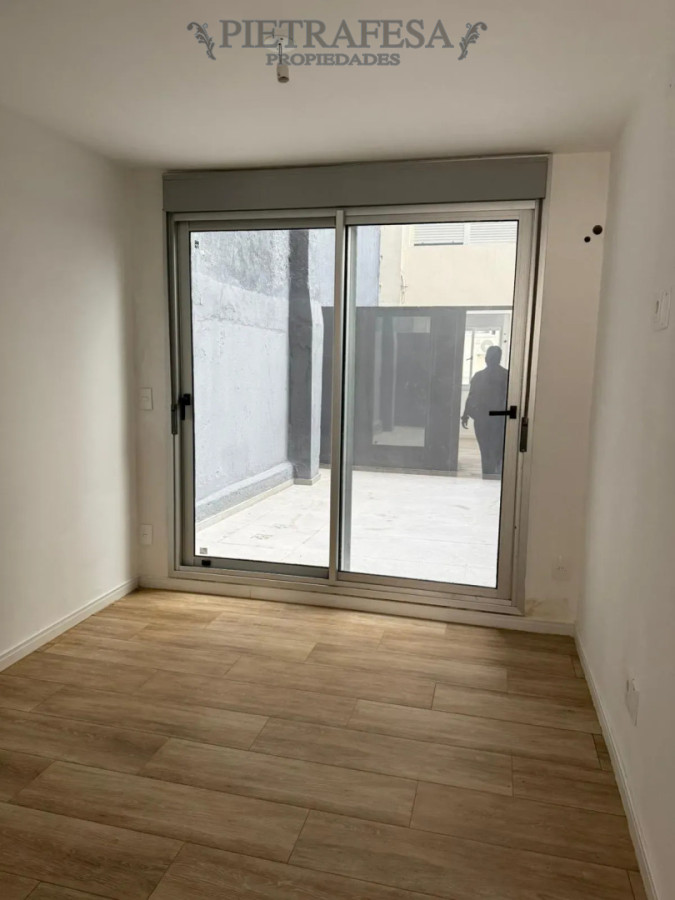 Apartamento en alquiler, 1 dormitorio, 1 baño, patio. Cordón. · Foto 3