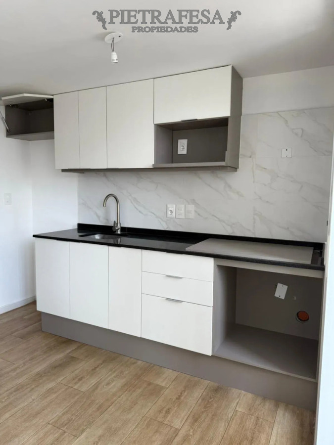 Apartamento en alquiler, 1 dormitorio, 1 baño, patio. Cordón. · Foto 2
