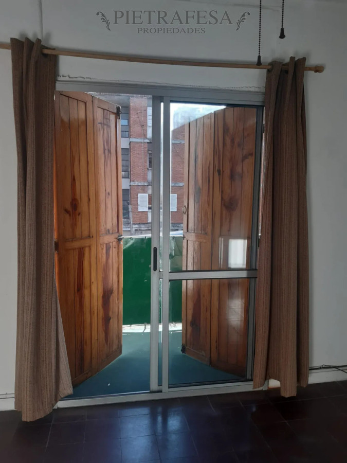 Apartamento en alquiler, 2 dormitorios, 1 baño, terraza. La Teja.