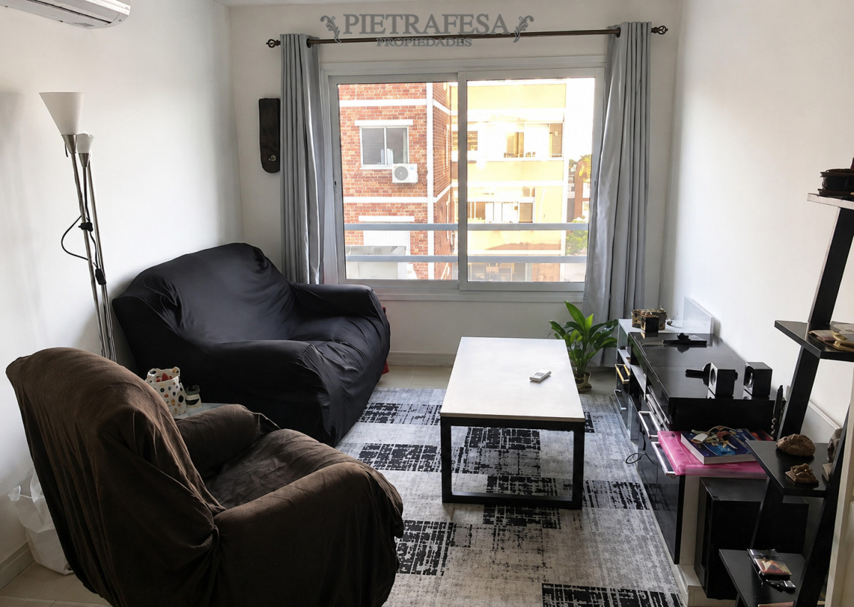 Apartamento en alquiler, 1 dormitorio, 1 baño. Amueblado. Punta Gorda.