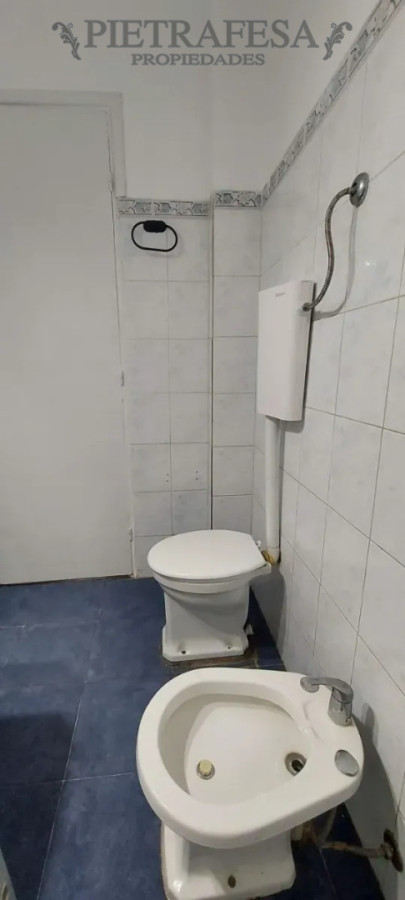 Apartamento en alquiler, 1 dormitorio, 1 baño, patio. Capurro. Sin gastos comunes. · Foto 9