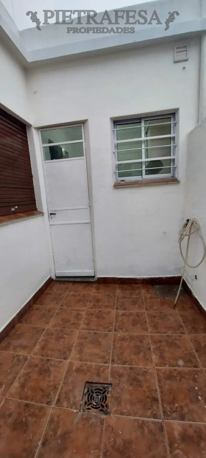 Apartamento en alquiler, 1 dormitorio, 1 baño, patio. Capurro. Sin gastos comunes. · Foto 11
