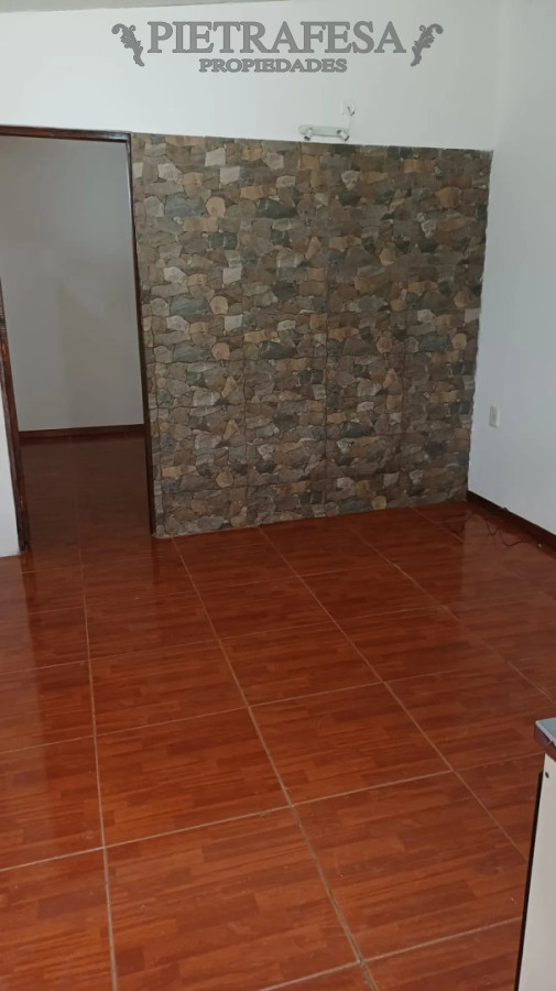 Casa en alquiler, 1 dormitorio, 1 baño, patio, cochera. Lagomar.