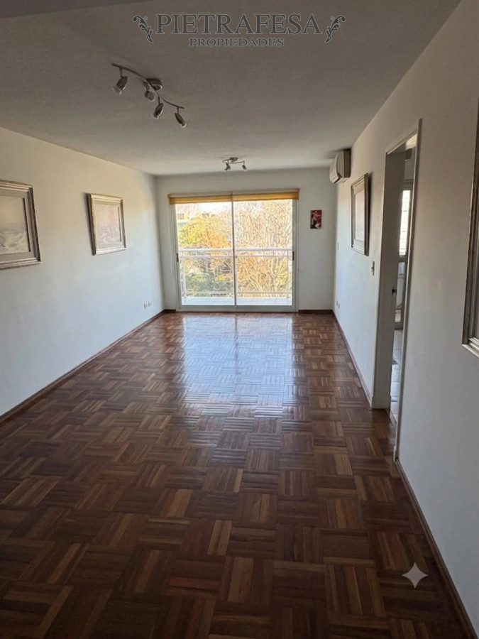 Apartamento en venta, 2 dormitorios, 2 baños, terraza, garaje. Buceo.