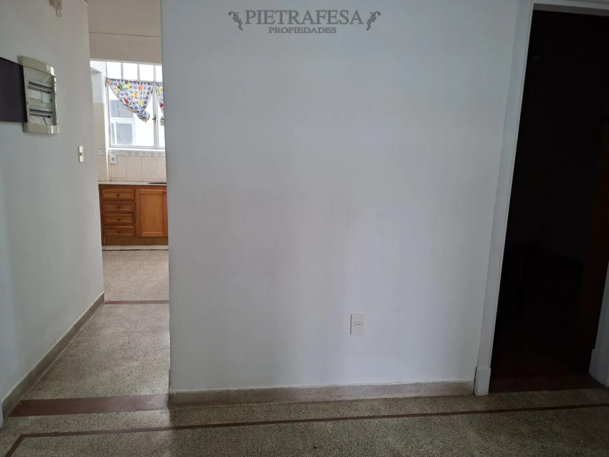 Apartamento en alquiler, 3 dormitorios, 2 baños. Cordón. · Foto 2