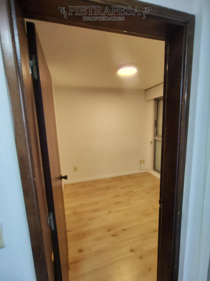 Apartamento en alquiler, 1 dormitorio, 1 baño, balcón, garaje. Parque Rodó. · Foto 7
