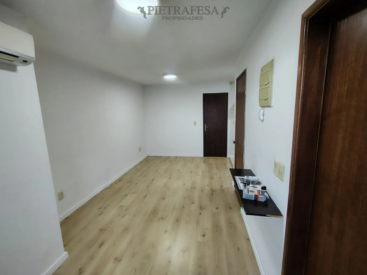 Apartamento en alquiler, 1 dormitorio, 1 baño, balcón, garaje. Parque Rodó. · Foto 2