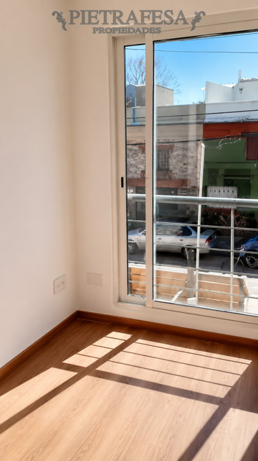 Apartamento en alquiler, 1 dormitorio, 1 baño, balcón. Prado.