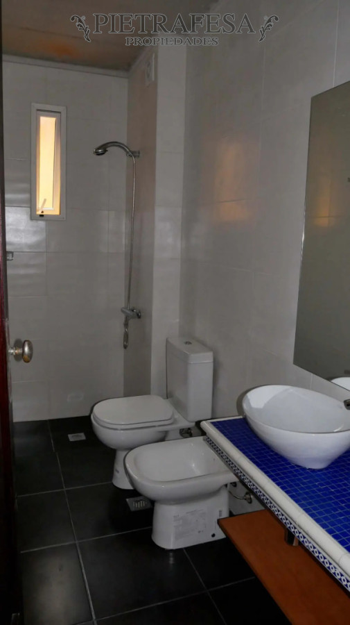 Apartamento en alquiler 1 dormitorio, 1 baño, terraza con parrillero. Pocitos. · Foto 6
