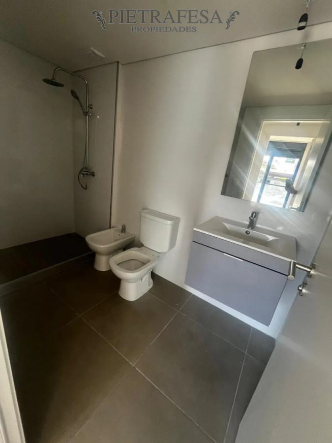 Apartamento en alquiler, 1 dormitorio, 1 baño, terraza. Malvin. · Foto 8