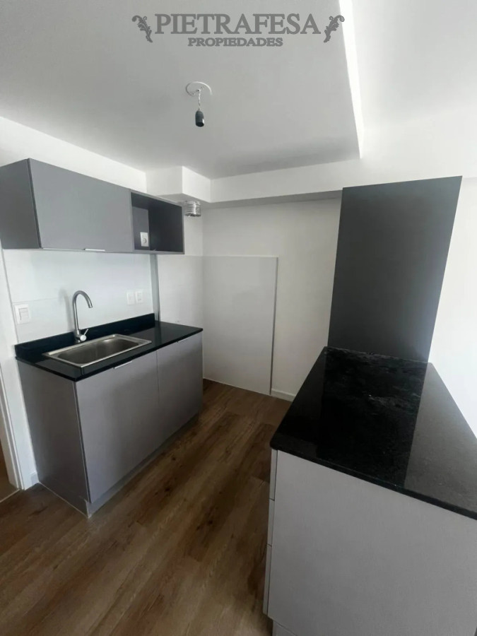 Apartamento en alquiler, 1 dormitorio, 1 baño, terraza. Malvin. · Foto 3