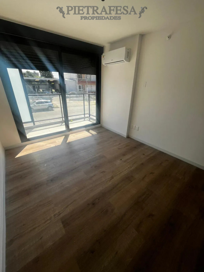 Apartamento en alquiler, 1 dormitorio, 1 baño, terraza. Malvin.