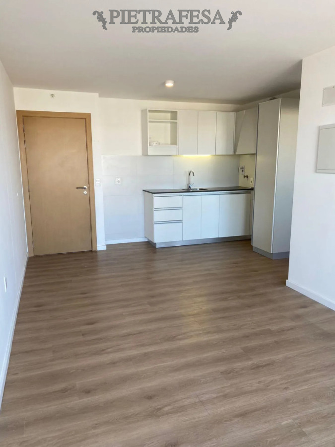 Apartamento en alquiler, 1 dormitorio, 1 baño, terraza. Malvin. · Foto 2