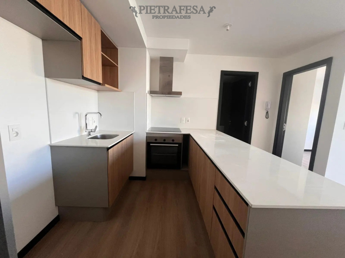 Apartamento en alquiler, 1 dormitorio, 1 baño, terraza, garaje. Parque Batlle. · Foto 4