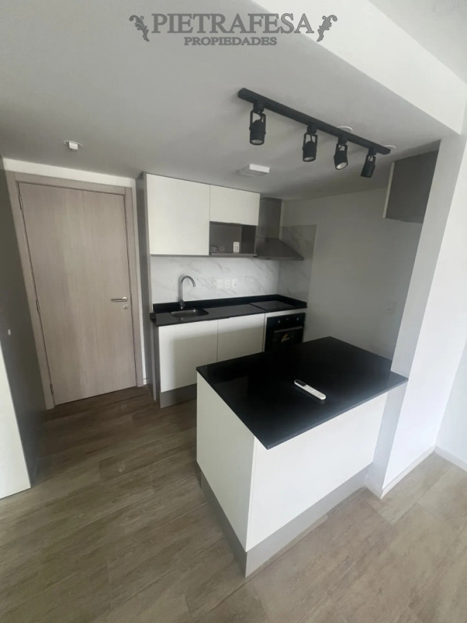 Apartamento en alquiler, 1 dormitorio, 1 baño, terraza con parrillero. Cordón. · Foto 7