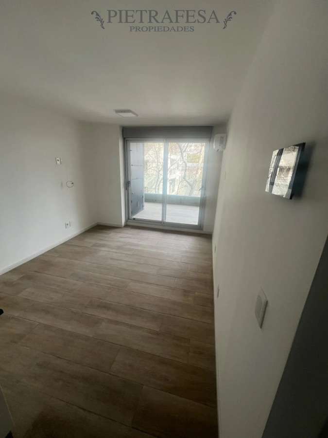 Apartamento en alquiler, 1 dormitorio, 1 baño, terraza con parrillero. Cordón. · Foto 1